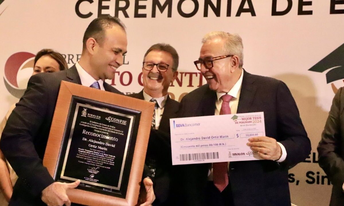 Rocha Moya entrega el Premio al Mérito Científico y a la Mejor Tesis de Posgrado edición 2024