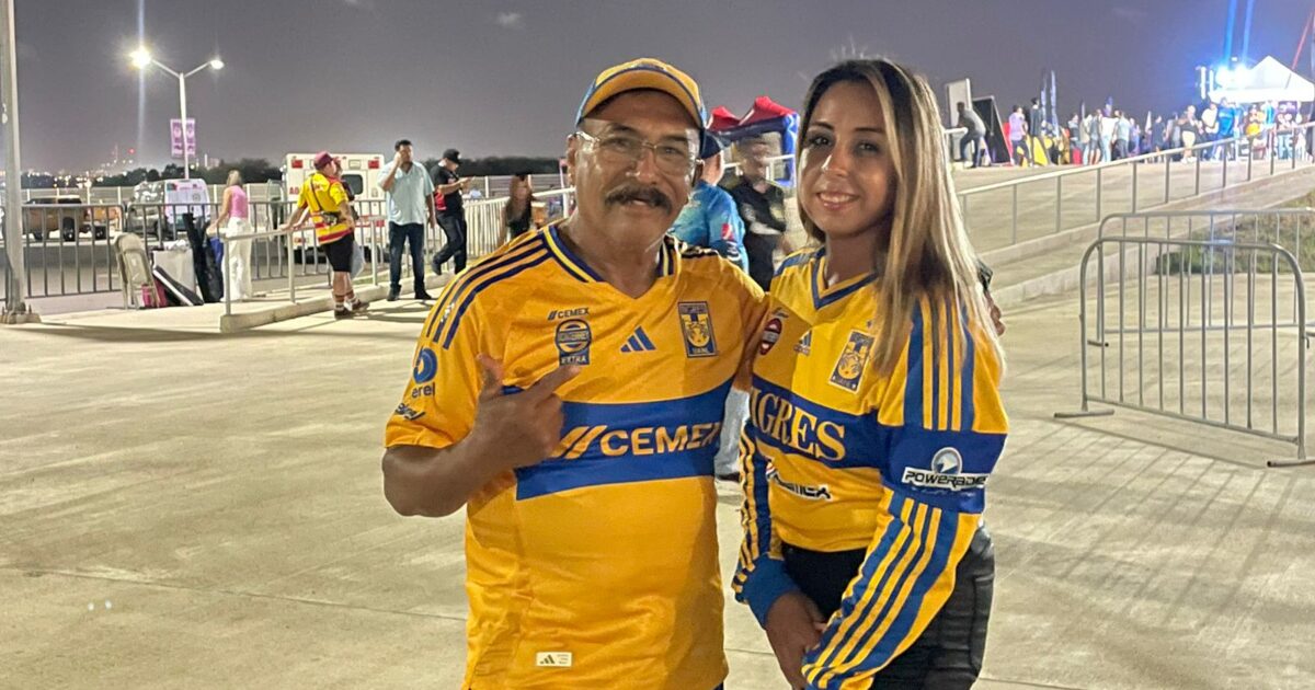  Aficionados de Tigres invaden el puerto de Mazatlán desde el estadio El Encanto